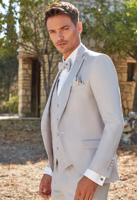 Costume de mariage pour homme : notre sélection de 5 .